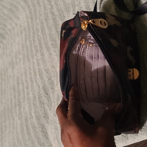 Crossbody - Picture 2 of 4